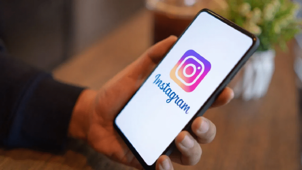 How to see deleted comments on Instagram
